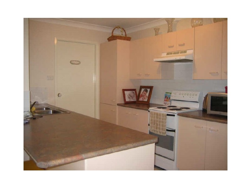 8 Elizabeth Street, Wallalong NSW 2320