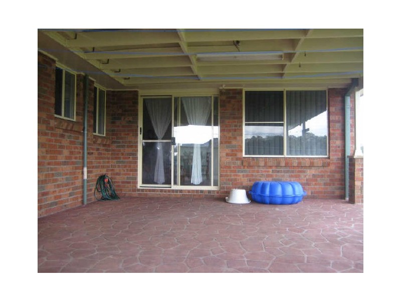 8 Elizabeth Street, Wallalong NSW 2320