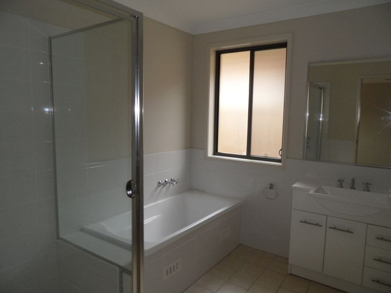 13, 12 Denton Park Drive, Rutherford NSW 2320