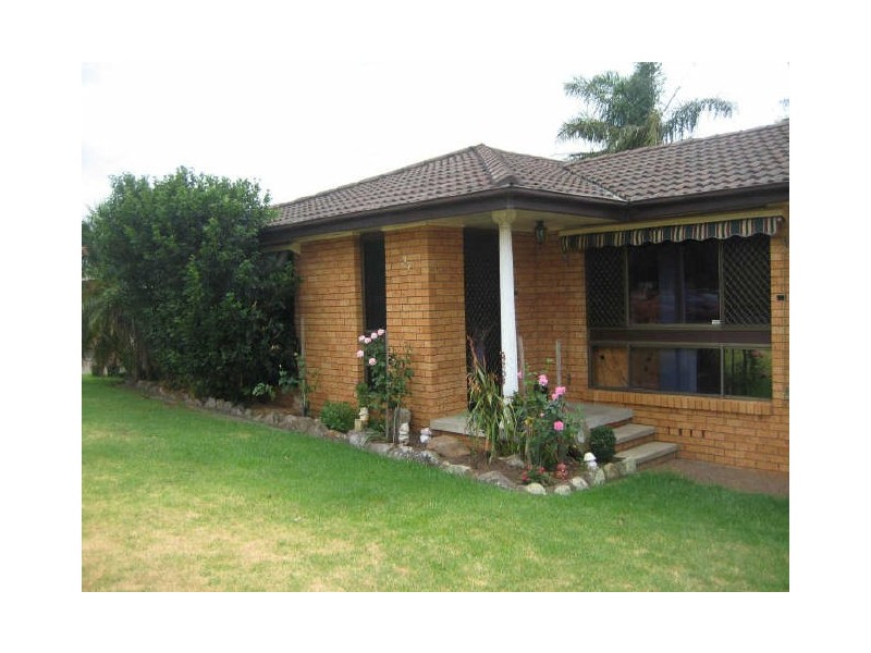 33 Avery Street, Rutherford NSW 2320