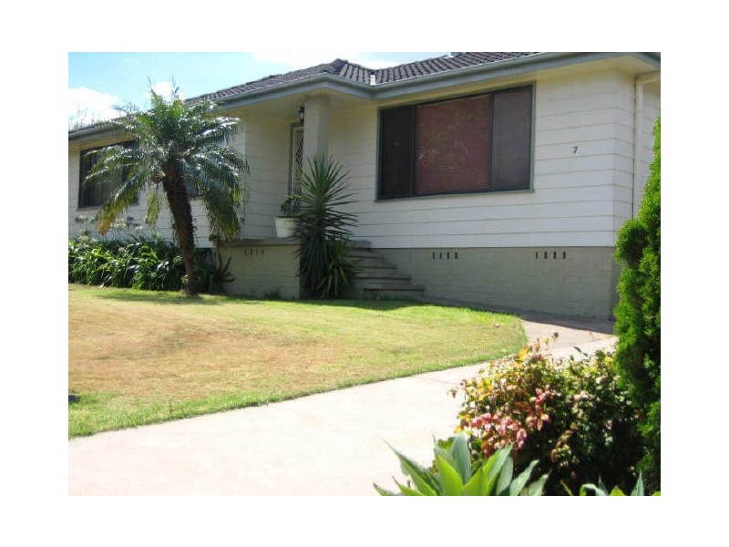 7 Frater Avenue, Tenambit NSW 2323
