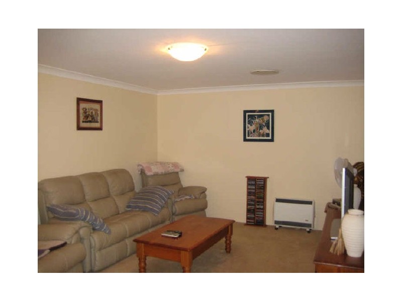 6 Aaron Cove, Rutherford NSW 2320