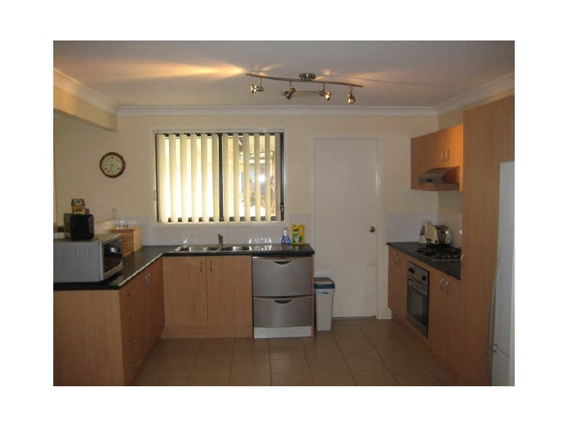 6 Aaron Cove, Rutherford NSW 2320