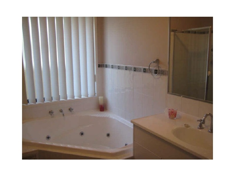 6 Aaron Cove, Rutherford NSW 2320