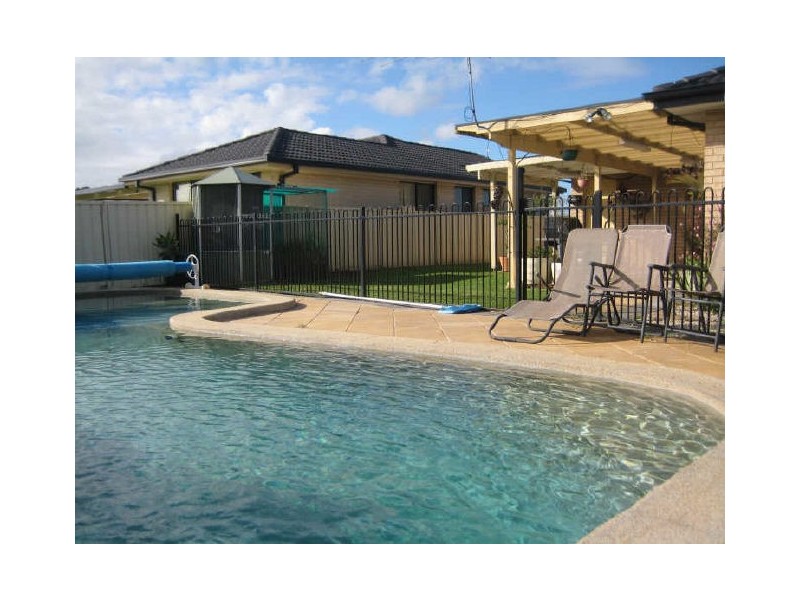 6 Aaron Cove, Rutherford NSW 2320