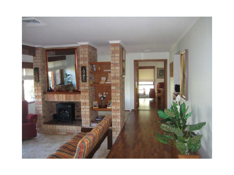 2 Cadet Close, Bolwarra Heights NSW 2320