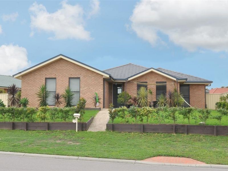 18 Kelly Circuit, Rutherford NSW 2320