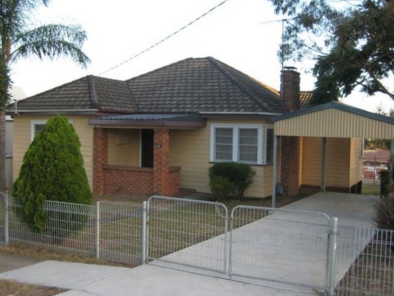 25 Raymond Terrace Road, East Maitland NSW 2323