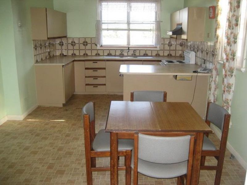 25 Raymond Terrace Road, East Maitland NSW 2323