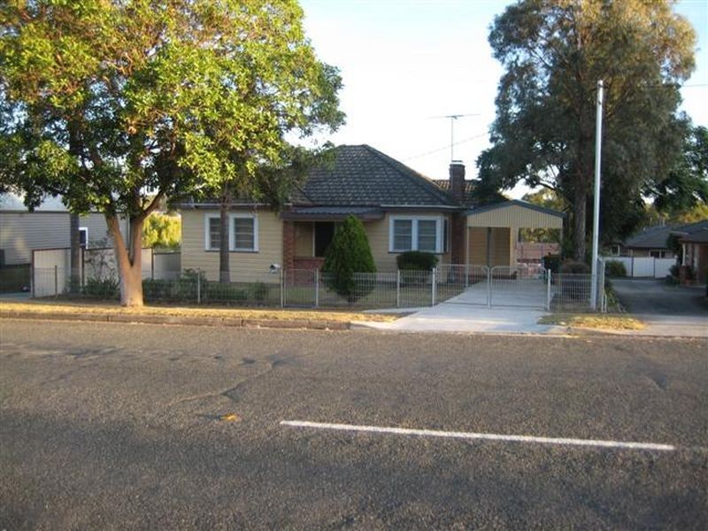 25 Raymond Terrace Road, East Maitland NSW 2323