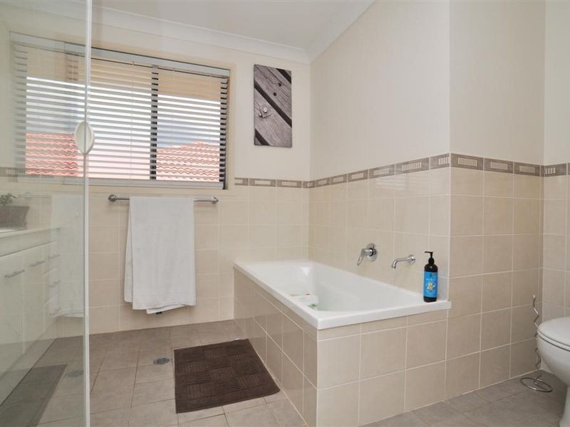 18 Kelly Circuit, Rutherford NSW 2320