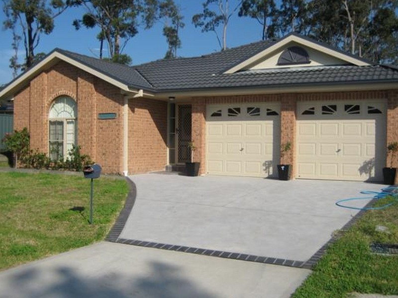 49 Carnarvon Circuit, East Maitland NSW 2323