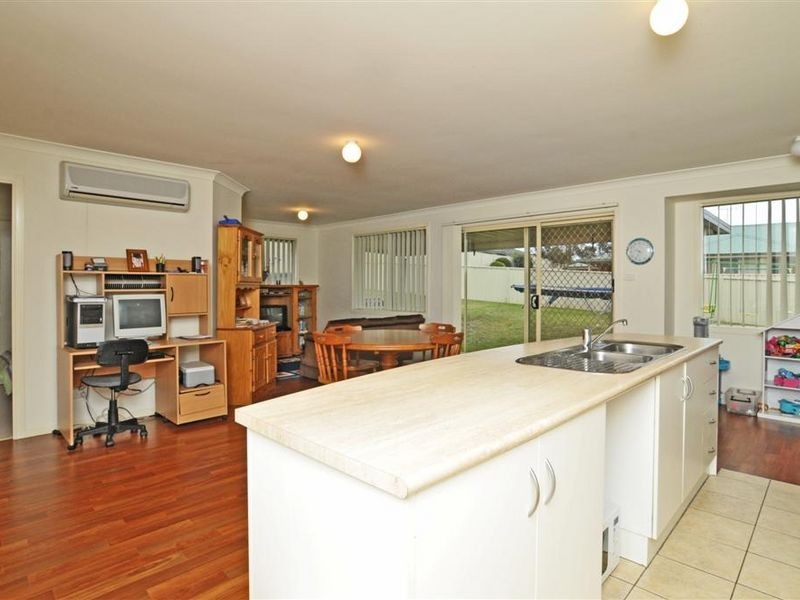 98 Budgeree Drive, Aberglasslyn NSW 2320