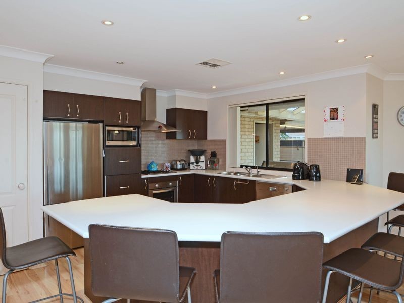 5 Peregrine Close, Aberglasslyn NSW 2320