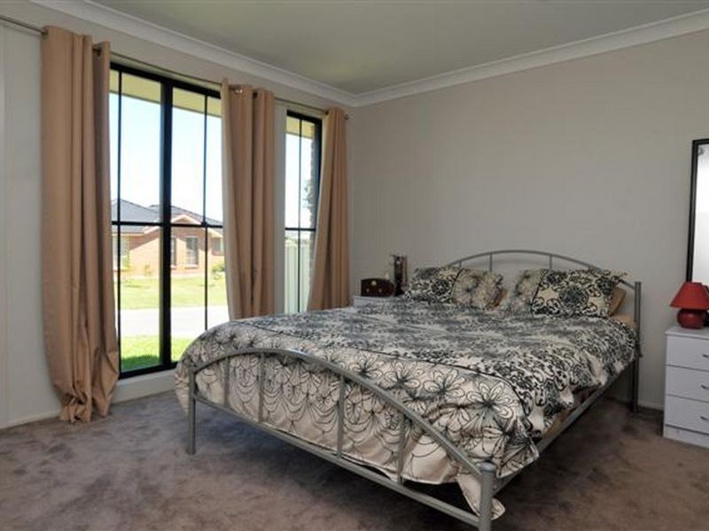 39 Strutt Crescent, Metford NSW 2323