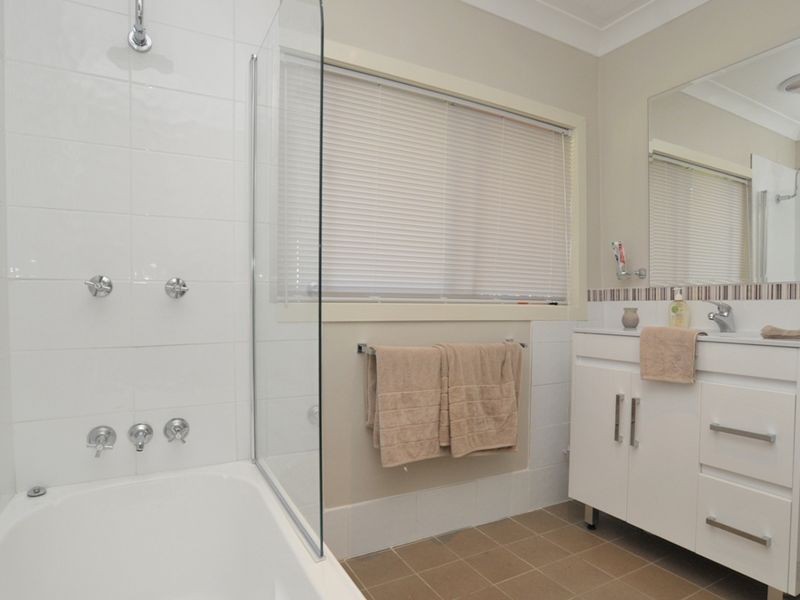 4 Greta Street, Telarah NSW 2320