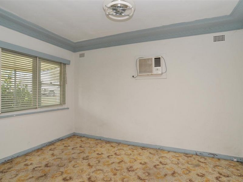 6 Fourth Avenue, Rutherford NSW 2320