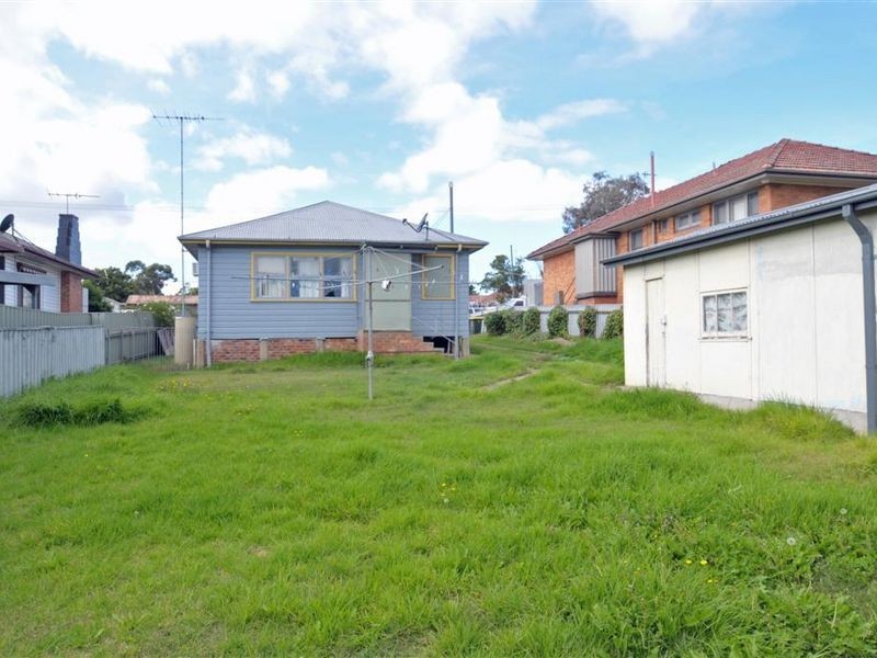 6 Fourth Avenue, Rutherford NSW 2320