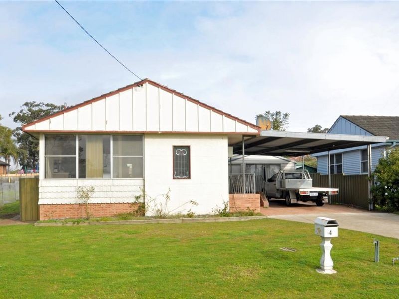 4 Montgomery Avenue, Rutherford NSW 2320