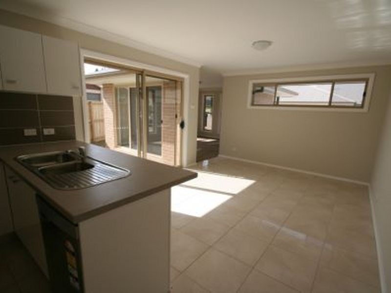 2/18 Fairview Place, Cessnock NSW 2325