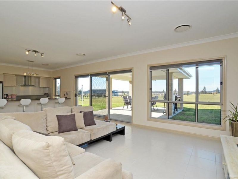 26 Sandstone Drive, Windella NSW 2320