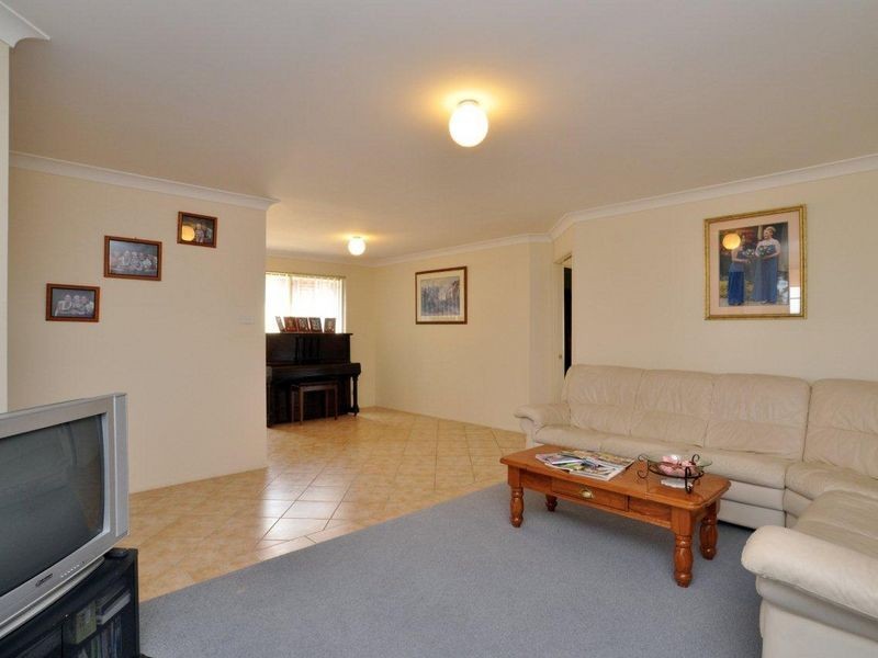 11 Julianne Close, Bolwarra Heights NSW 2320