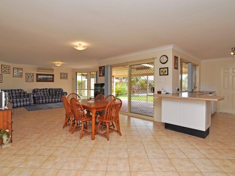 11 Julianne Close, Bolwarra Heights NSW 2320