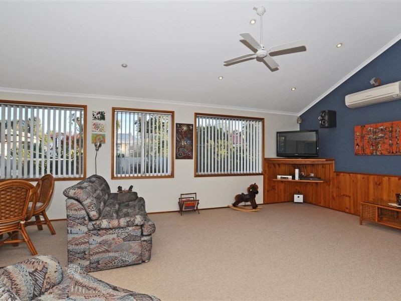 24 Eighth Street, Weston NSW 2326