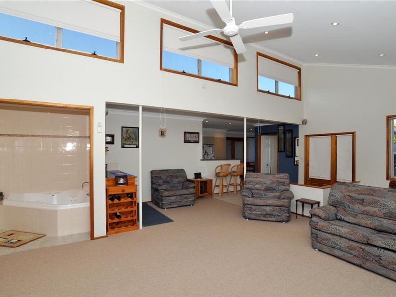 24 Eighth Street, Weston NSW 2326