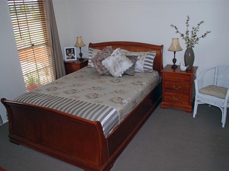 100 Canterbury Drive, Raworth NSW 2321