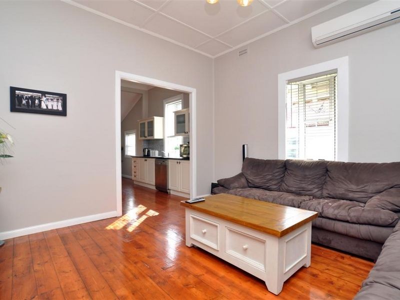 33 Gillies Street, Rutherford NSW 2320