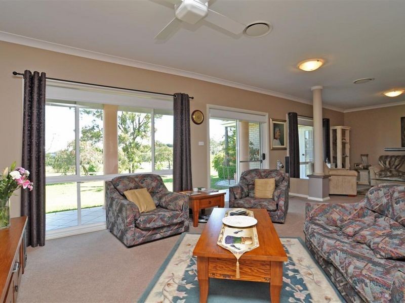 12 River Road, Windella NSW 2320