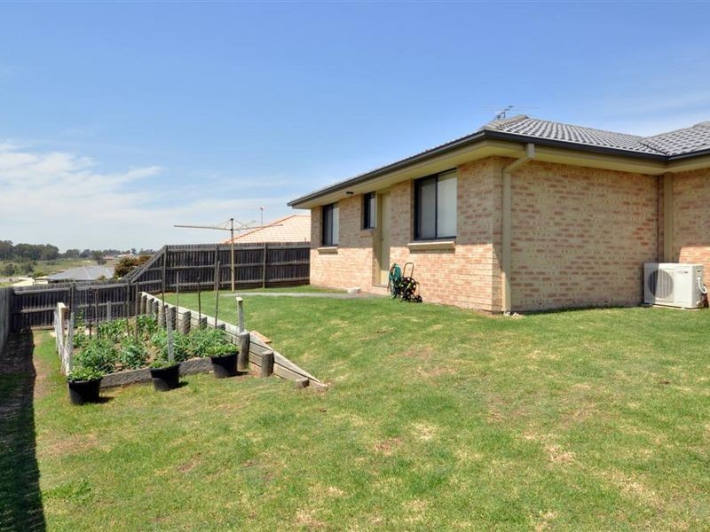 14 Hibiscus Crescent, Aberglasslyn NSW 2320
