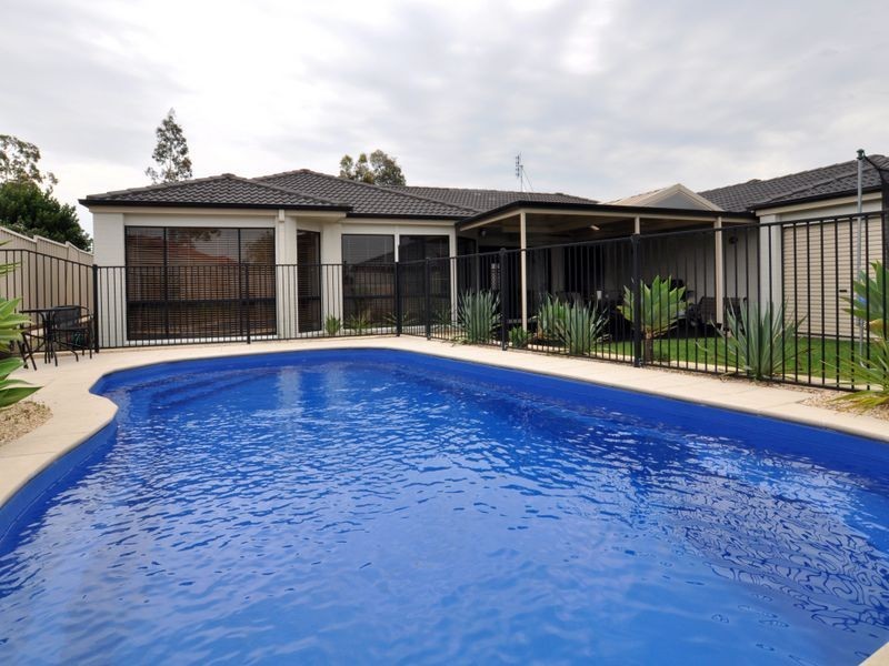 90 Worcester Drive, East Maitland NSW 2323