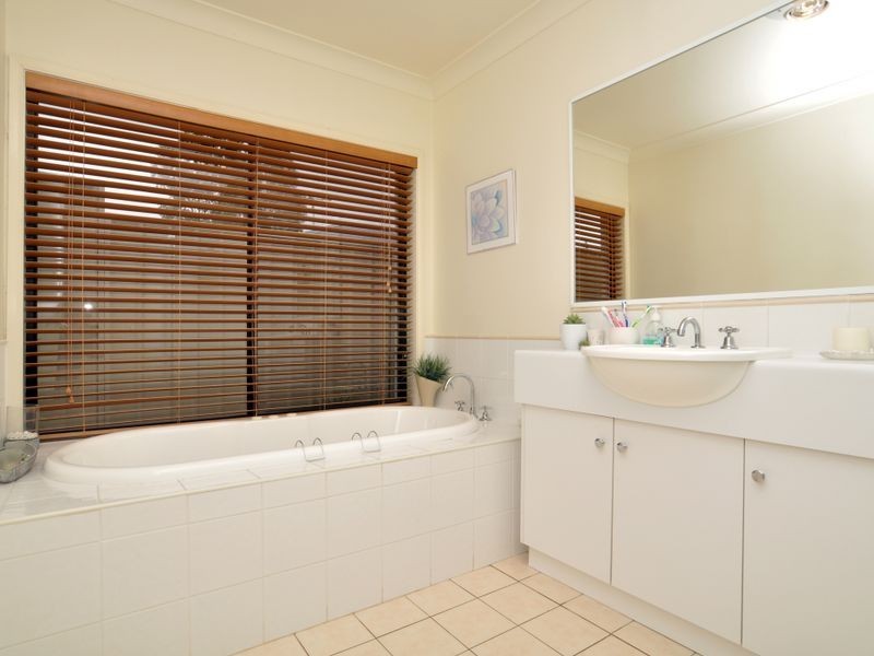 90 Worcester Drive, East Maitland NSW 2323