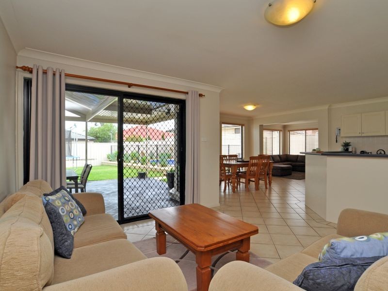 90 Worcester Drive, East Maitland NSW 2323