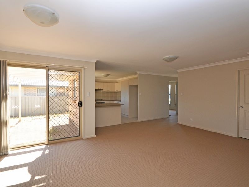 6 Sellers Avenue, Rutherford NSW 2320