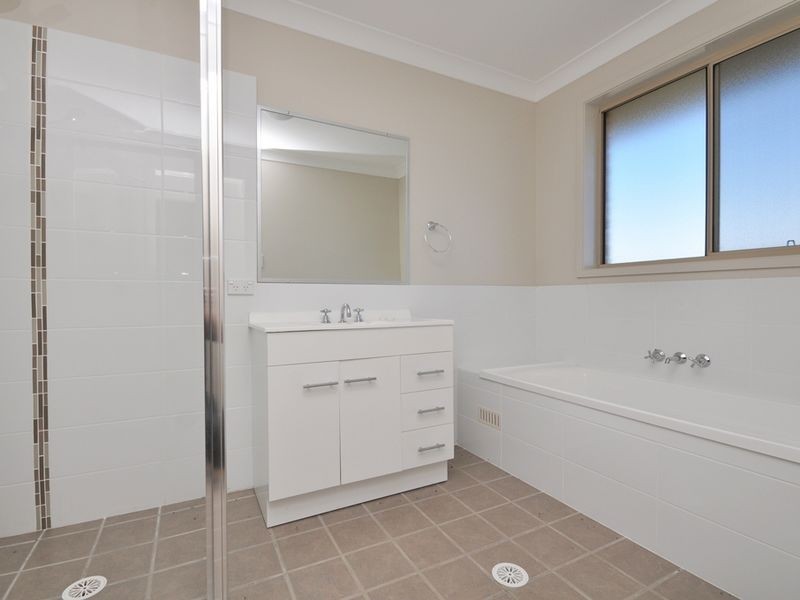 6 Sellers Avenue, Rutherford NSW 2320