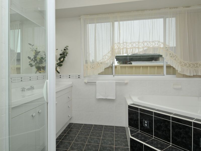 51 Streeton Drive, Metford NSW 2323