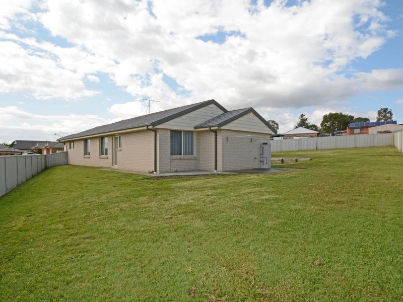 21 Holliday Close, Rutherford NSW 2320