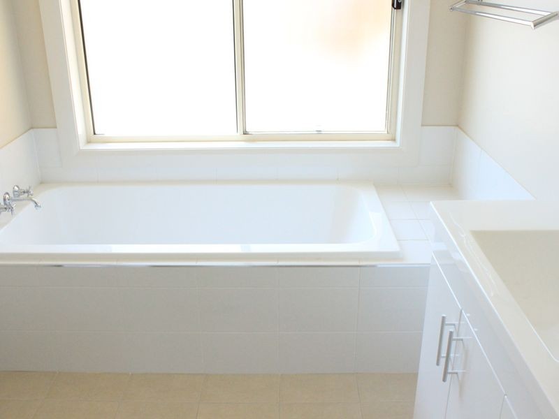 Residence Cnr Robert Street and Alpine Close, Tenambit NSW 2323