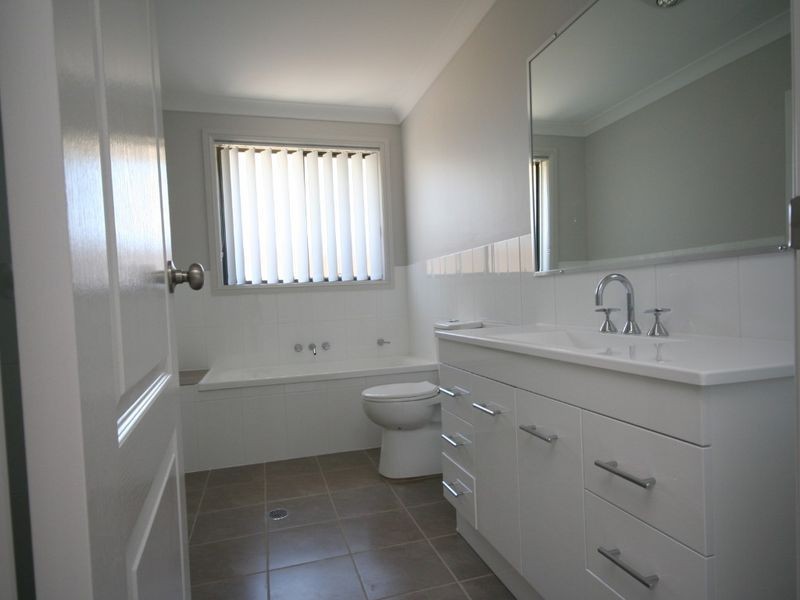 3/7 Windermere Road, Lochinvar NSW 2321