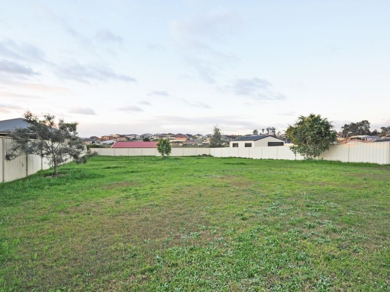 18 Daniel Avenue, Rutherford NSW 2320