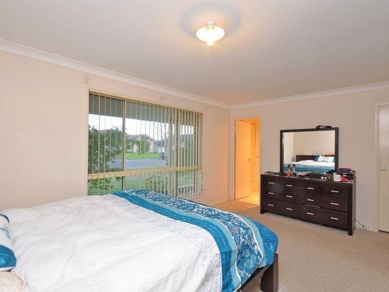 18 Daniel Avenue, Rutherford NSW 2320