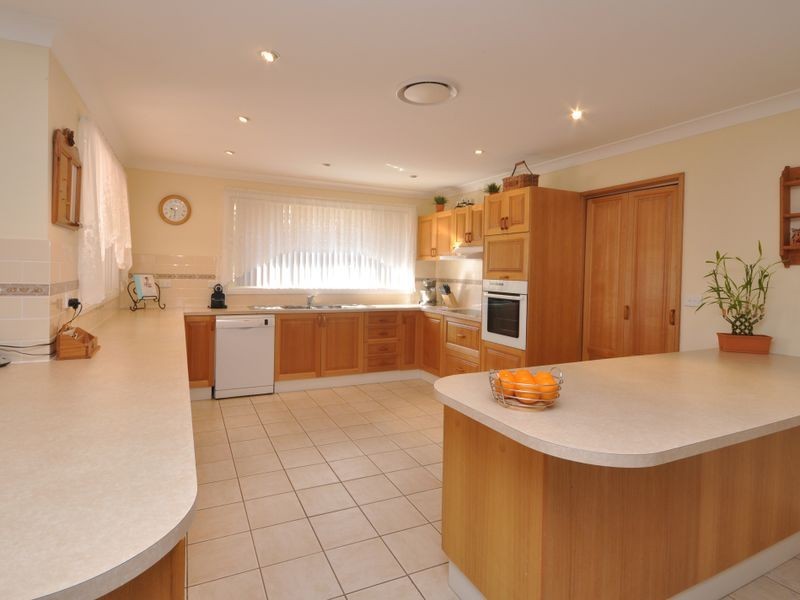10 Daniel Avenue, Rutherford NSW 2320