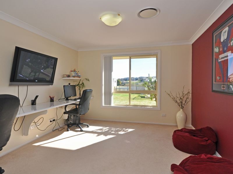 10 Daniel Avenue, Rutherford NSW 2320