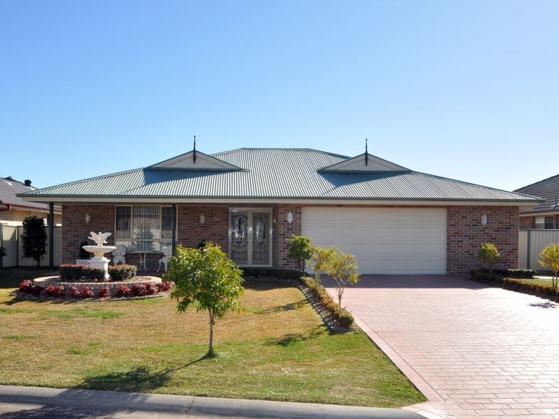 10 Daniel Avenue, Rutherford NSW 2320