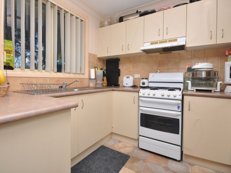 11/2A Justine Parade, Rutherford NSW 2320