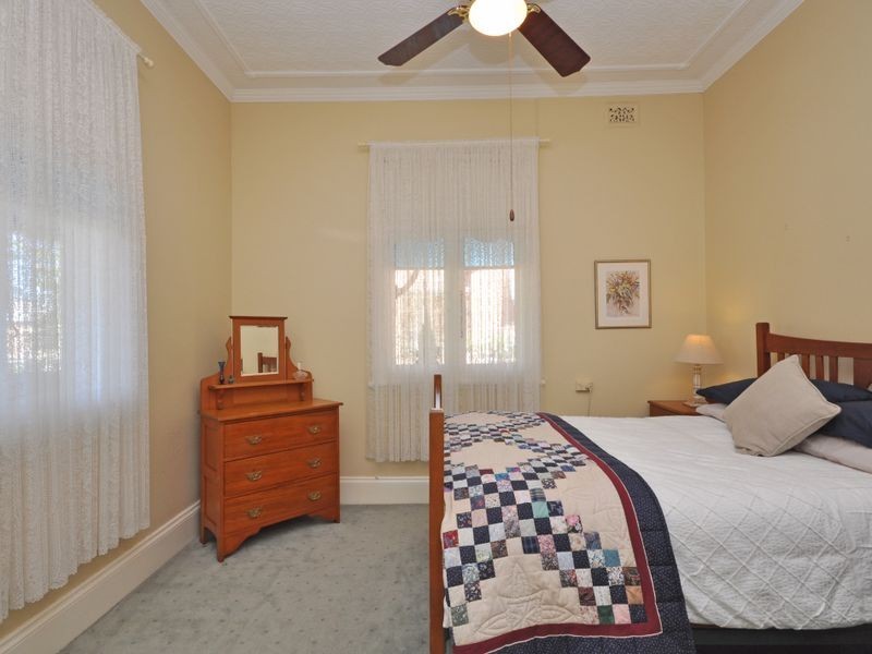 12 King Street, Lorn NSW 2320