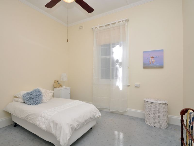 12 King Street, Lorn NSW 2320